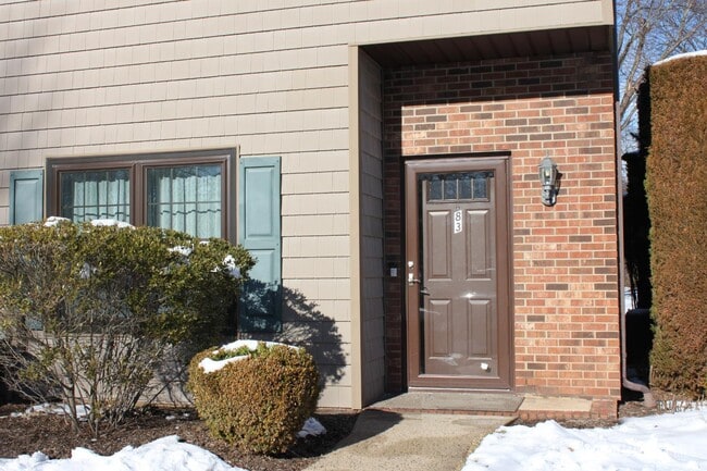 Building Photo - 83 Pheasant Run