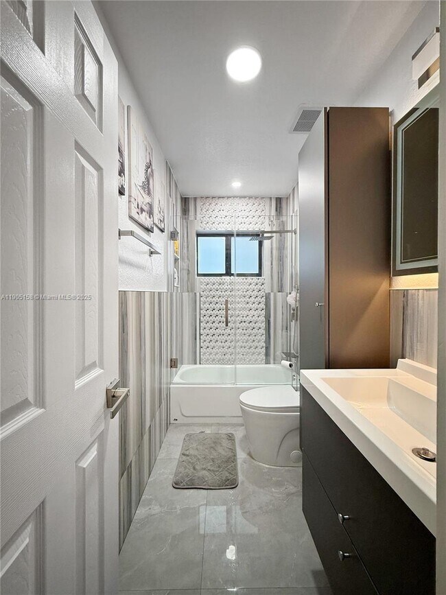 Building Photo - 3558 W 72nd Pl