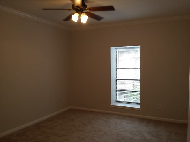 Building Photo - 2400 N Braeswood Blvd