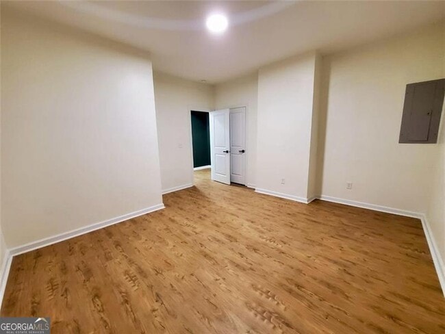 Building Photo - 1834 Walker St