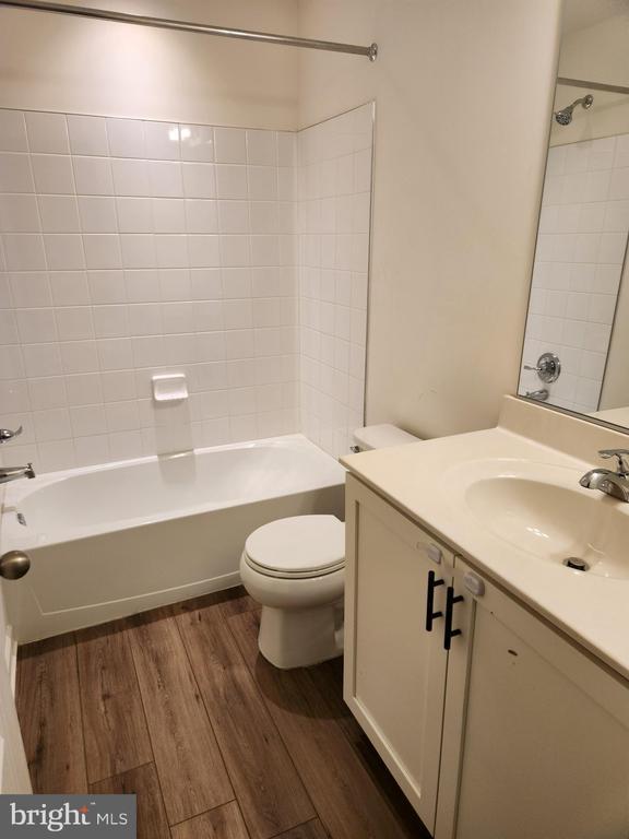 Building Photo - 24 Orch Grn Dr