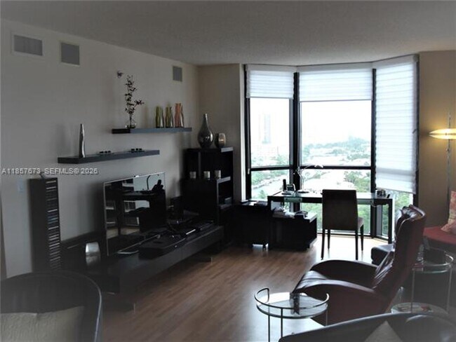 Building Photo - 3600 Yacht Club Dr