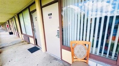 Building Photo - 7900 S Orange Blossom Trail