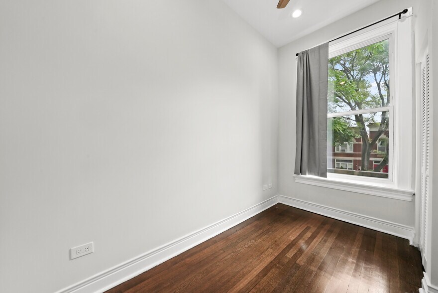 Building Photo - 1306 N Maplewood Ave