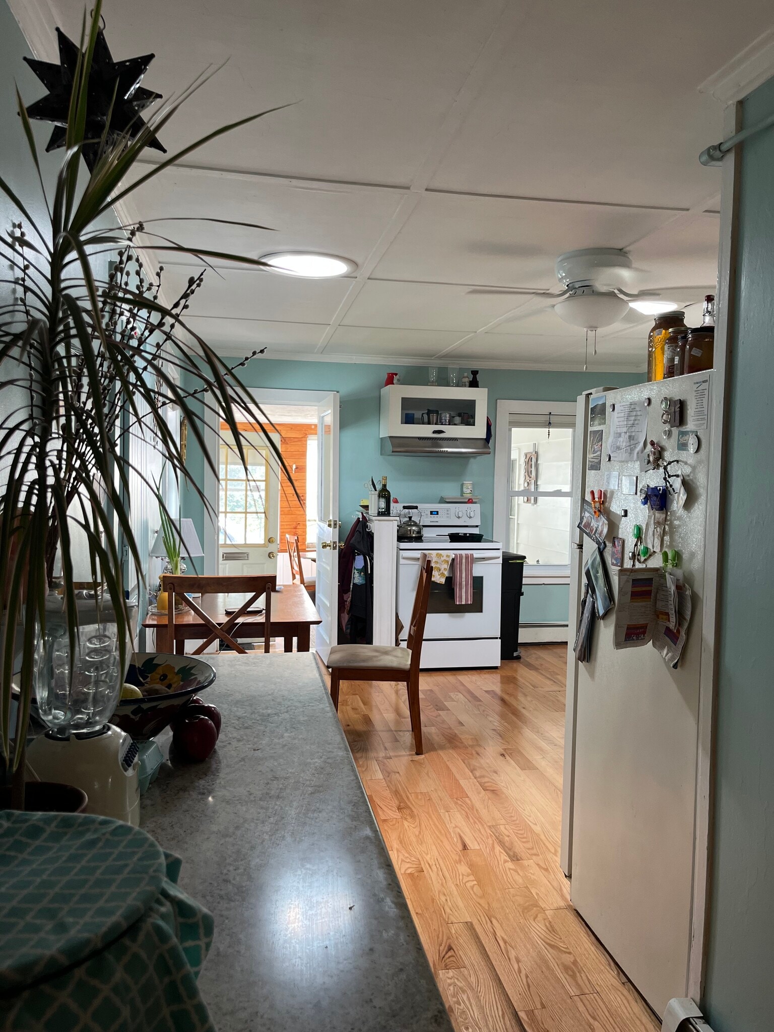 Eat-in Kitchen - view from living room - 49 Grove St