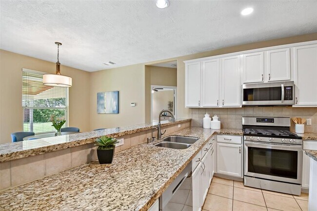 Building Photo - 8019 Spring Bluebonnet Dr
