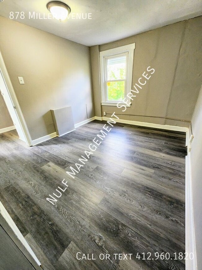Building Photo - 878 Miller Ave