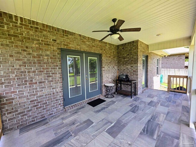 Building Photo - 706 Upper Heron Way