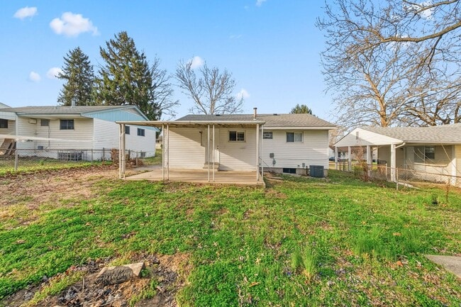 Building Photo - 133 Perthshire Rd