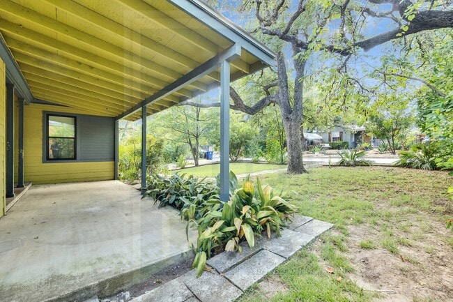 Building Photo - 1321 Bonham Terrace