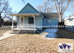 Building Photo - 706 W Adams Ave