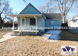 Building Photo - Charming 2 Bedroom/1 Bath House on Large Lot  $1250/$1250