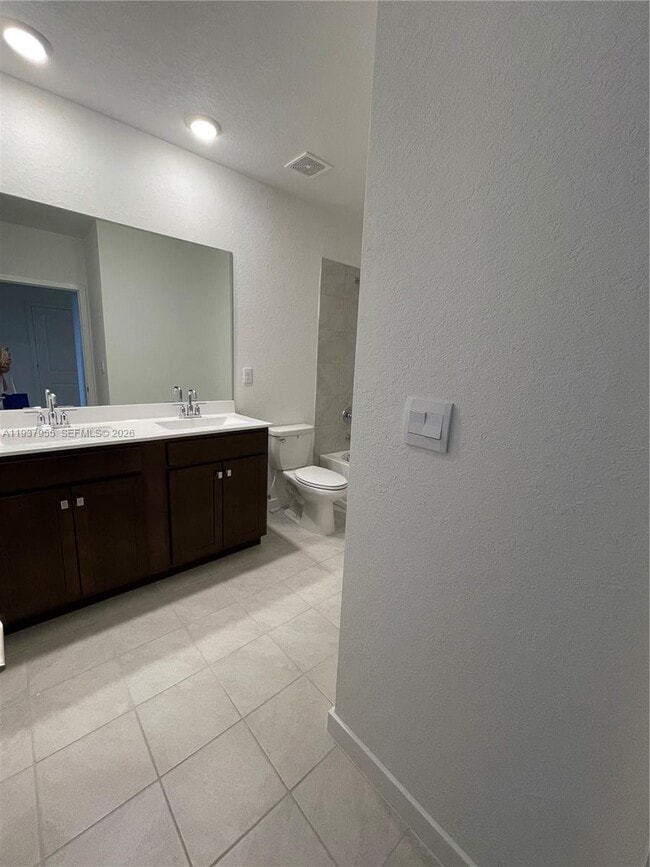 Building Photo - 1672 SE 8th Ave