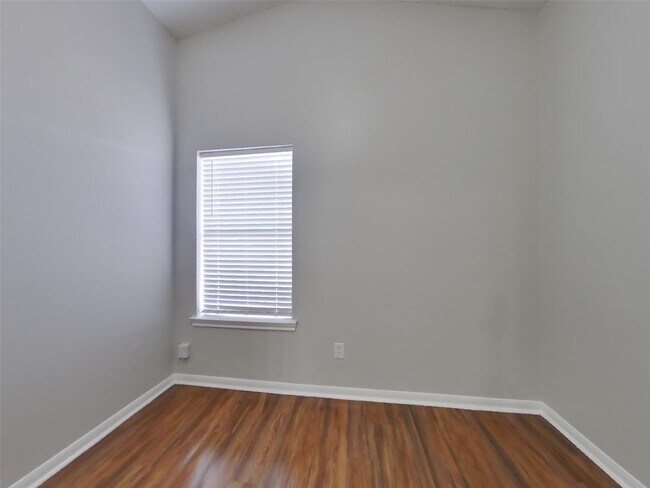 Building Photo - 3142 Boynton Dr