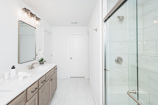 Building Photo - 4600 Chambers Bay Dr