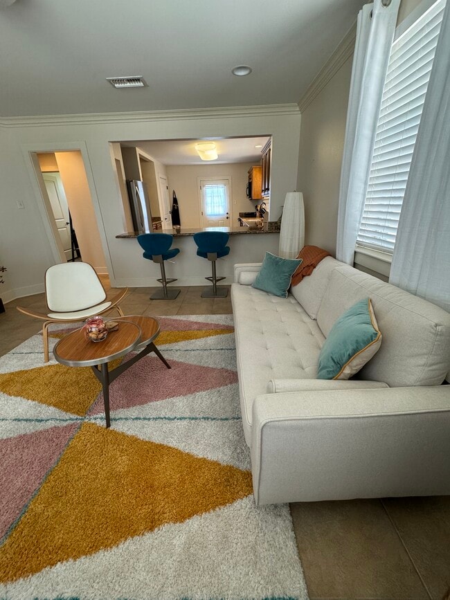 Building Photo - 107 Melvyn Dr