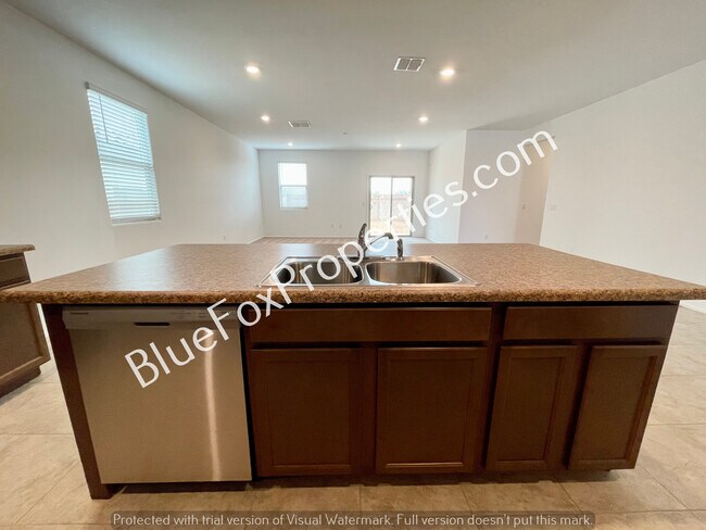 Building Photo - 6305 E Desert Peak Dr