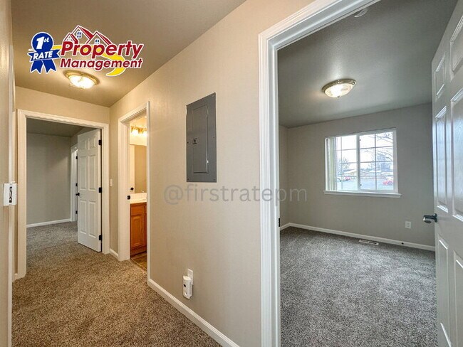 Building Photo - 10151 W Garverdale Ln