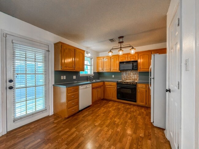 Building Photo - 7713 S 24th St