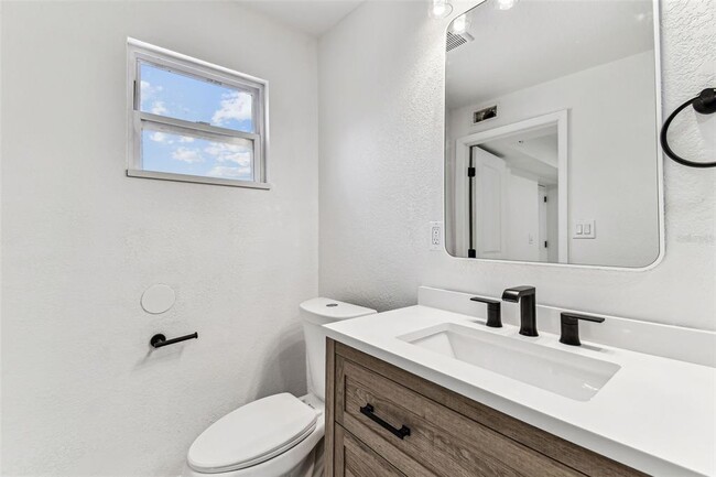 Building Photo - 4290 Neptune Dr SE