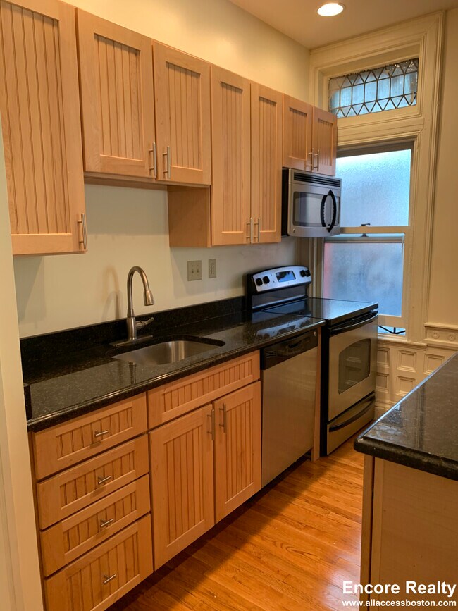 Building Photo - 195 Commonwealth Ave