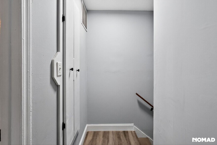 Building Photo - 5952 Stonewall Dr