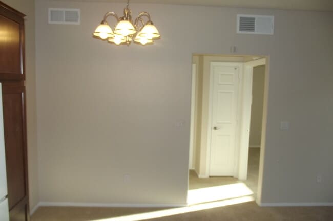 Building Photo - Henderson - 2 bedroom condo