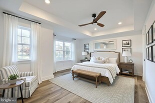 Building Photo - 1024 Trinity Rd