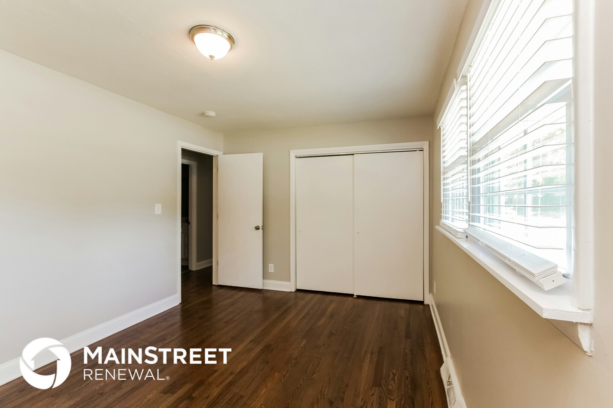 Building Photo - 1532 Downs Ave