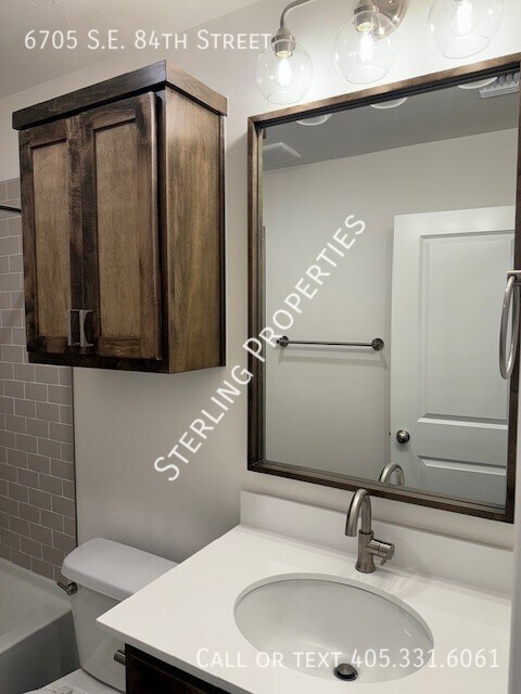 Building Photo - 6705 SE 84th St