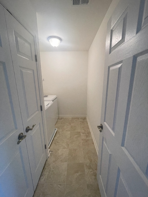 Building Photo - 269 Thompson Ave