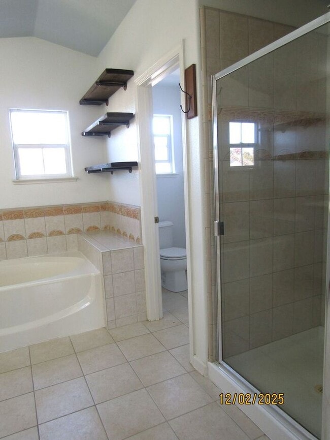 Building Photo - Beautiful 4 Bed 3 Bath Single Family Home in Santa Rosa- $3,250 per month!