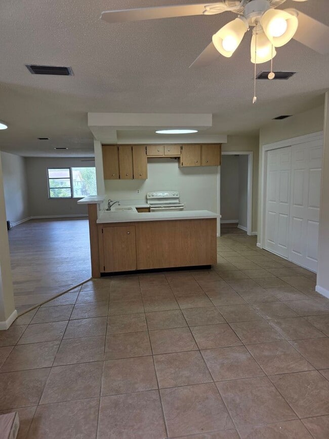Building Photo - *Ask about move in Special* 3BR/2BA Home with 2-Car Carport & RV/Boat Parking