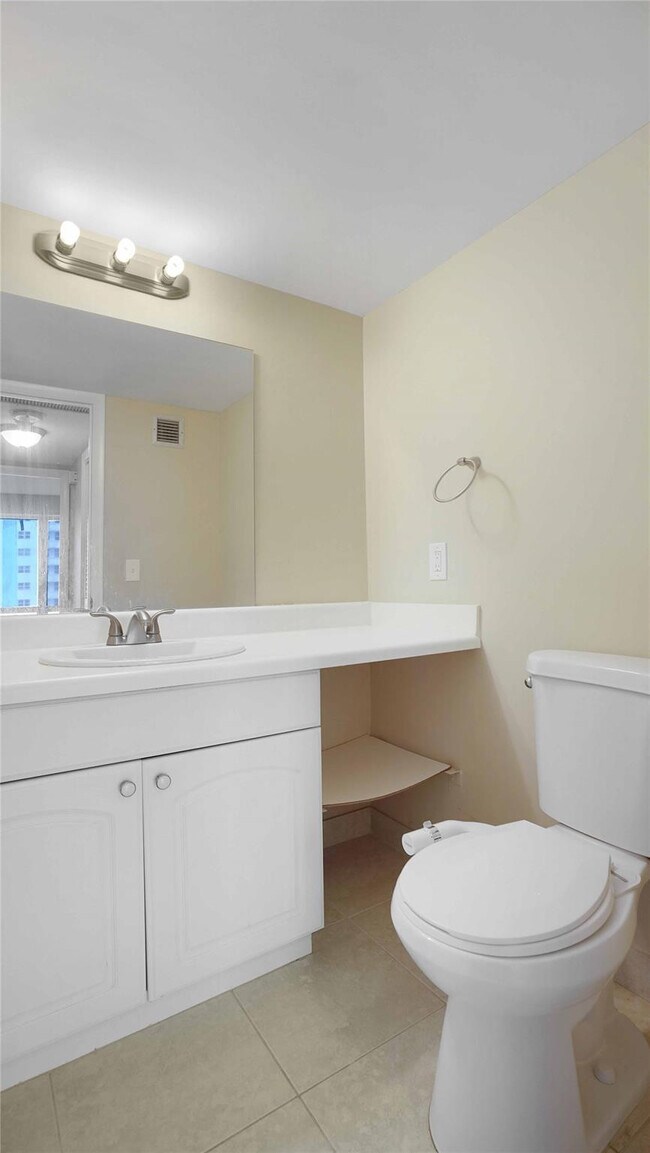 Building Photo - 4100 Galt Ocean Dr