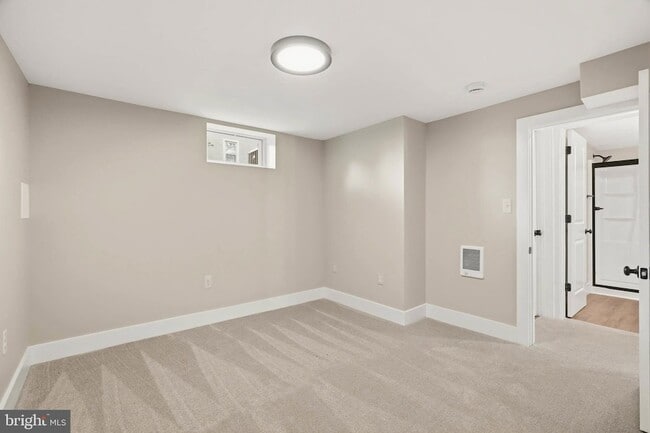 Building Photo - 8643 Ridge Rd