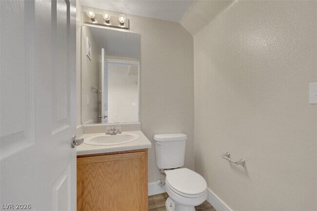 Building Photo - 502 Birdseye St
