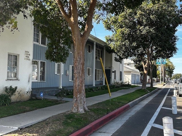 Building Photo - 5404-5412 San Vicente Blvd LP