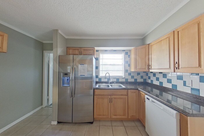Building Photo - 308 Wildwood Dr