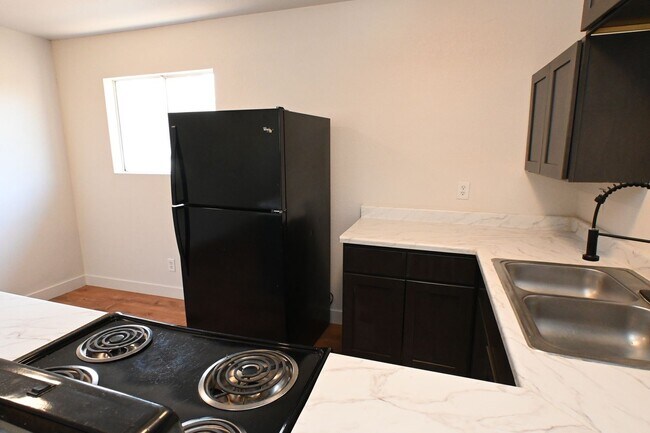 Building Photo - 1512 Cobb Ln