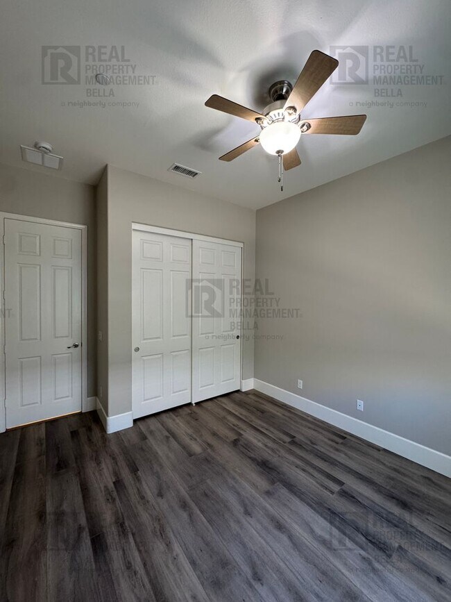 Building Photo - Beautiful Winchester Home with Open Floor Plan, Office & Solar