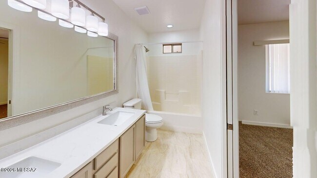 Building Photo - 2574 W Southern Star Dr
