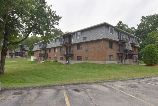 Building Photo - 176 Maple Ave