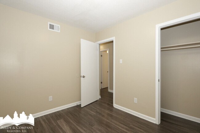 Building Photo - 4092 Maumee St