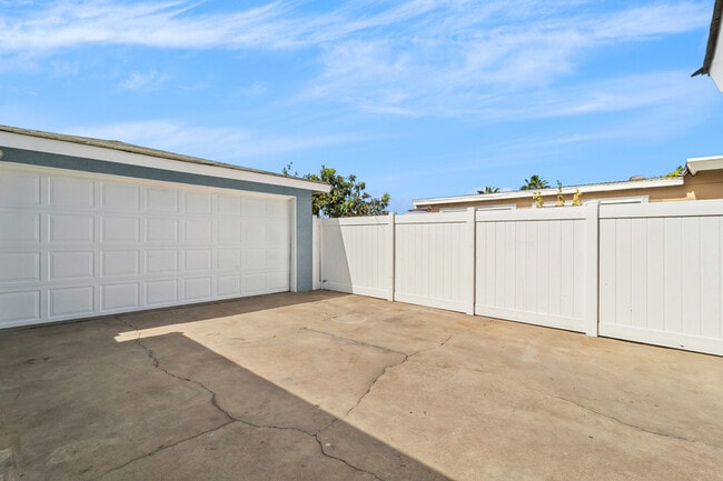 Building Photo - 3712 Odom St