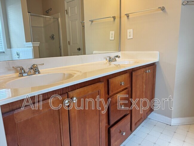 Building Photo - 1277 Poison Oak Ct SE