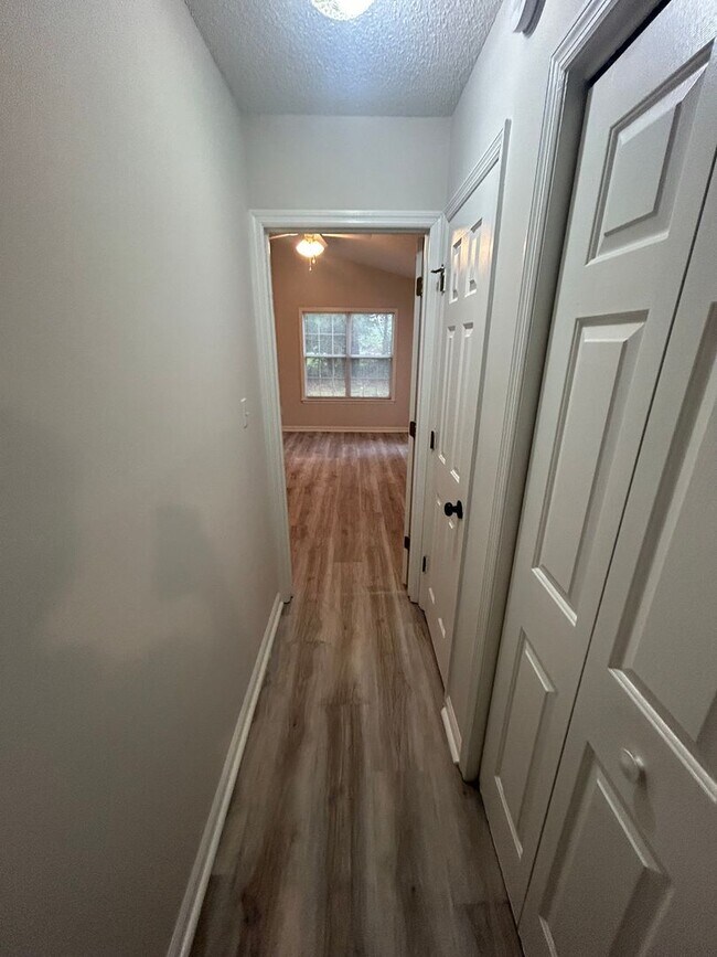 Building Photo - 3613 Farmington Pl