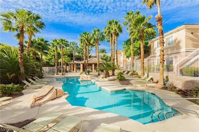 Building Photo - 301 Pine Haven St