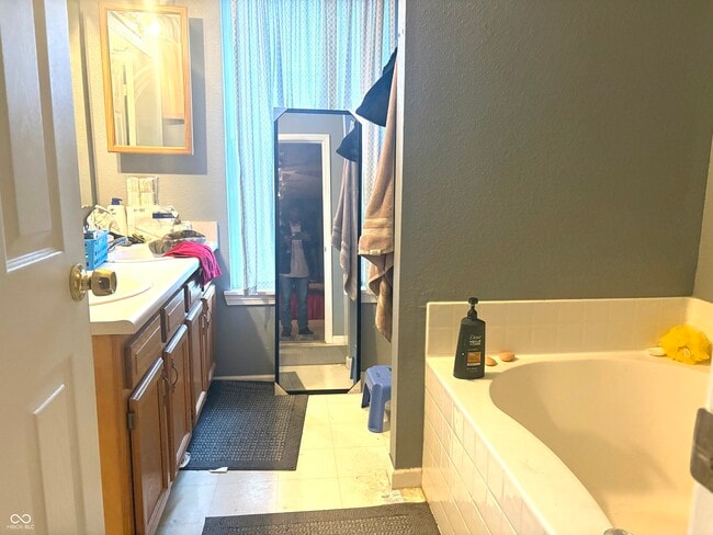 Building Photo - 8127 Maple Stream Blvd