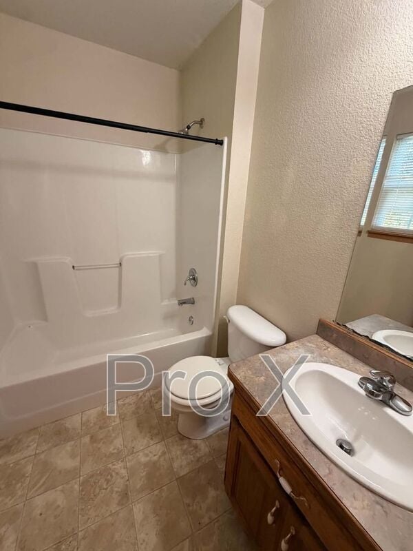 Building Photo - 4563 E Zora St