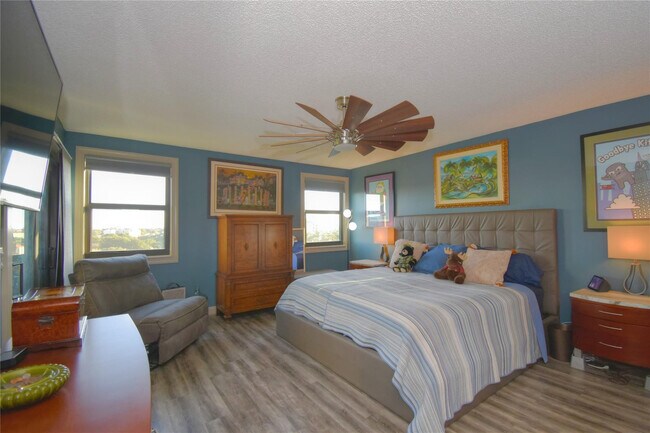 Building Photo - 2238 N Cypress Bend Dr